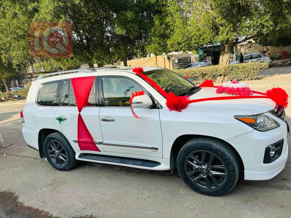 Lexus LX